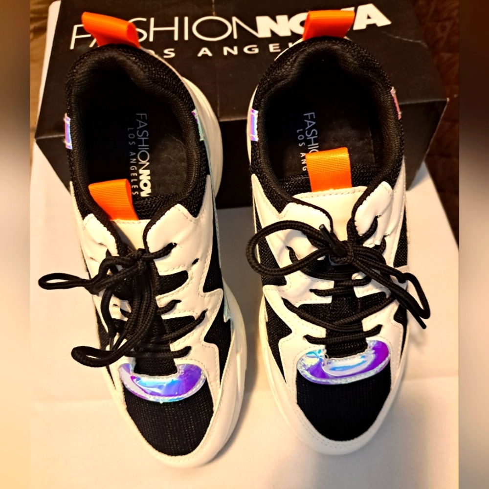Fashion Nova LA Sneakers 7.5 fits 8 NWOT